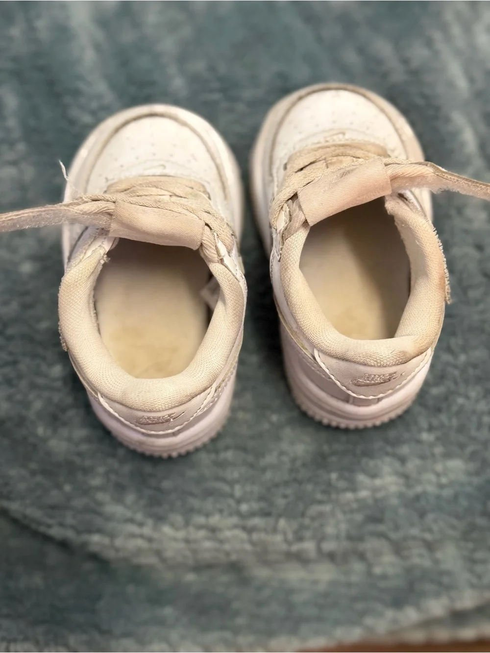 Nike baby size 4 shoes